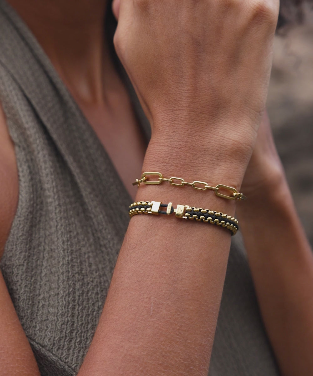 Julie | Gold